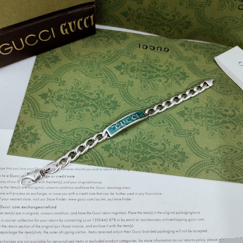 G*u*i bracelets